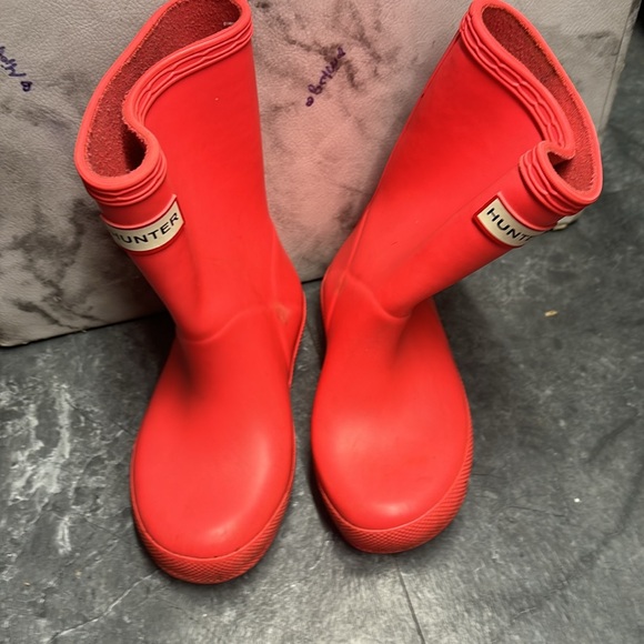 Hunter kid rain boots 🎈size 8! Pinkish /red - Picture 2 of 5
